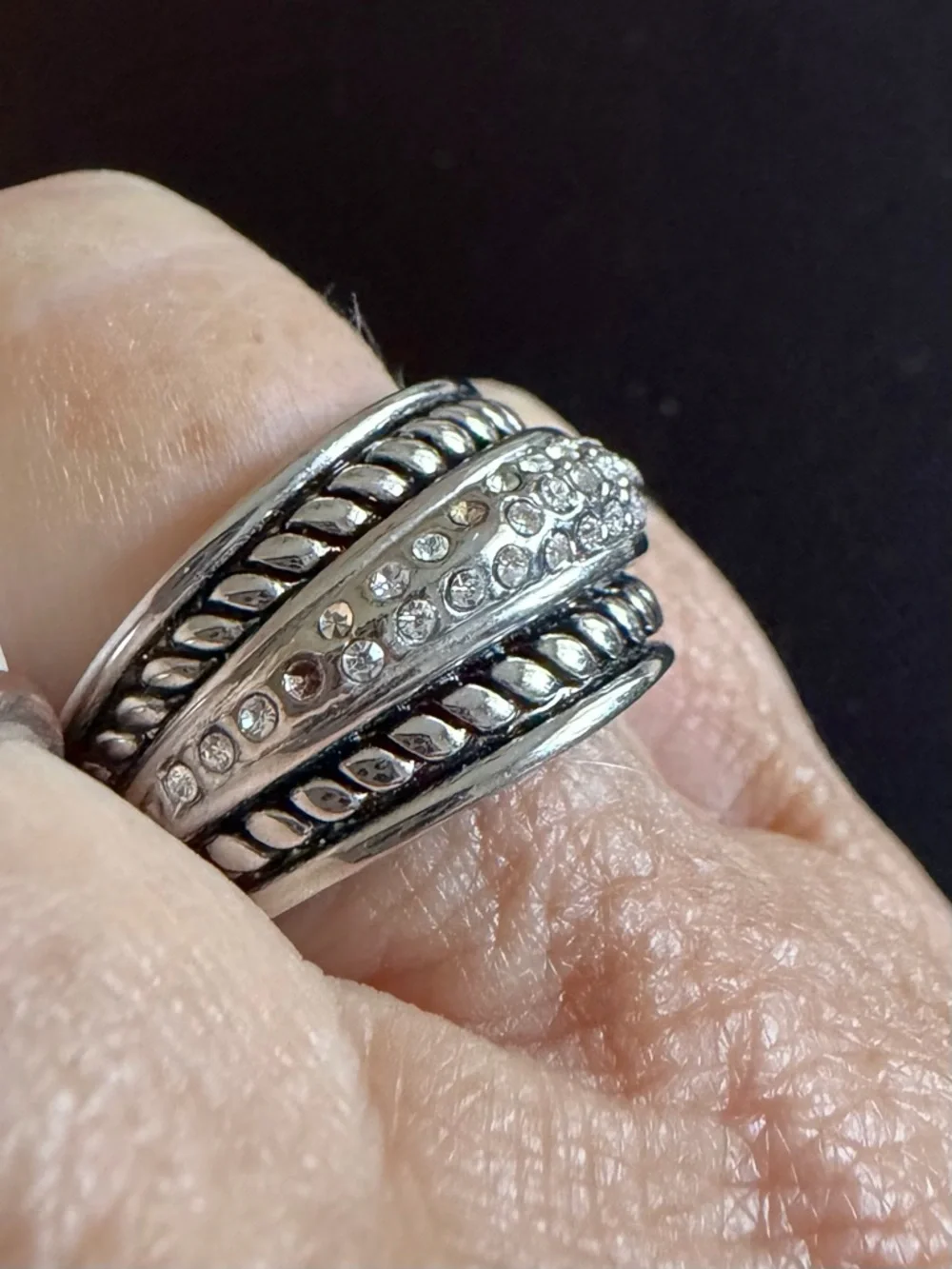 Sparkle Allure Antiqued Twist Womens 6 Crystal Pure Silver Over Brass Band